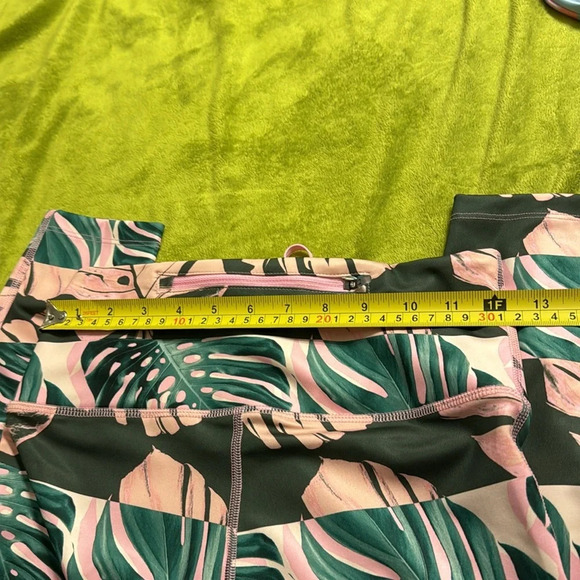 Nike Dri-Fit Women's Printed Botanical Fast Crop Running Legging Sz Small - Picture 6 of 9